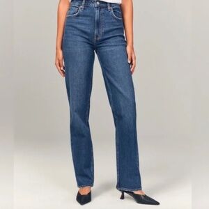 Abercrombie & Fitch The 90s Straight Ultra High Rise size 28/6 Short Jean